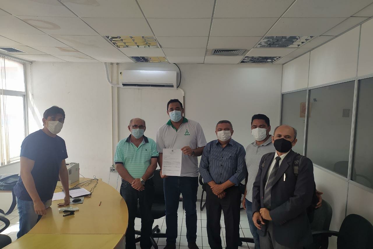 Leia mais sobre o artigo FENATRACOOP ASSINA CONVENÇÃO COLETIVA DE TRABALHO NO PIAUÍ